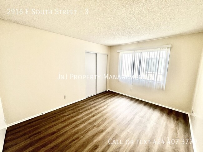 Building Photo - 2 Bed 1 Bath Apartment For Rent in Long Beach