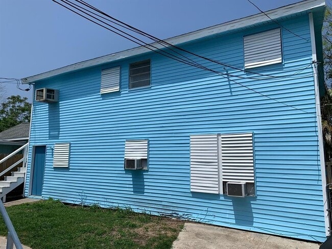 Building Photo - 3718 Avenue M 1/2