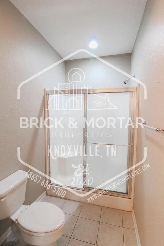 Building Photo - 6810 Springhouse Way