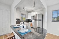 Building Photo - 3030 NE 5th Terrace