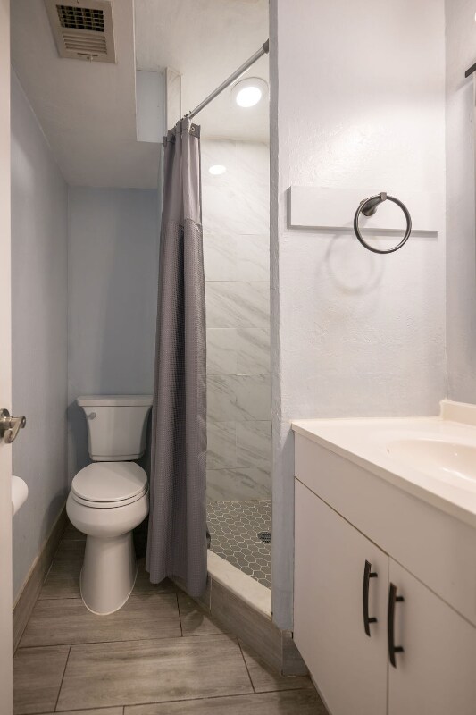 Building Photo - 902 NE 34th St