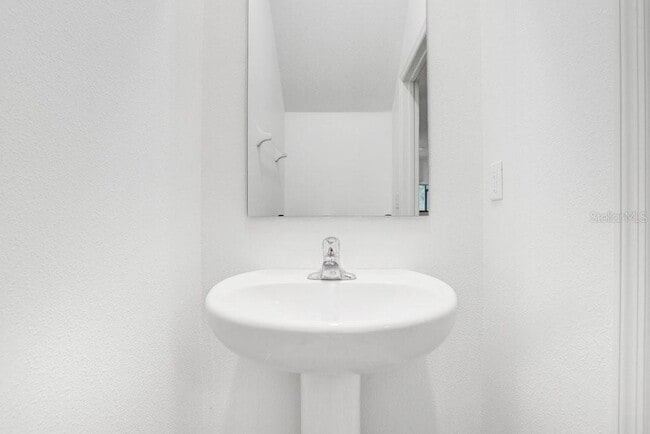 Building Photo - 6024 Shiner St