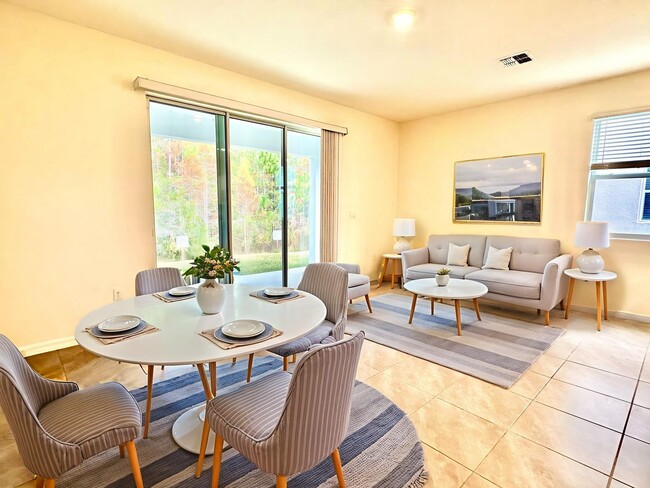 Building Photo - Fresh, modern & convenient 3Bedrooms/2.5Baths home in Daytona Beach!