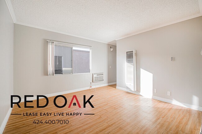 Primary Photo - 15405 Vanowen St