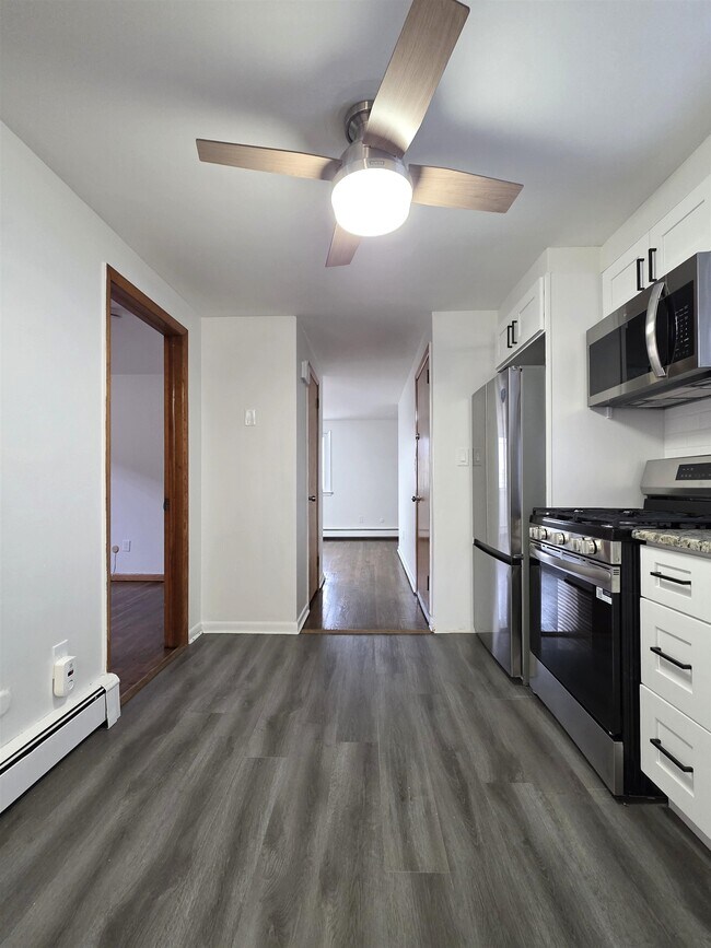 Building Photo - 195 South St