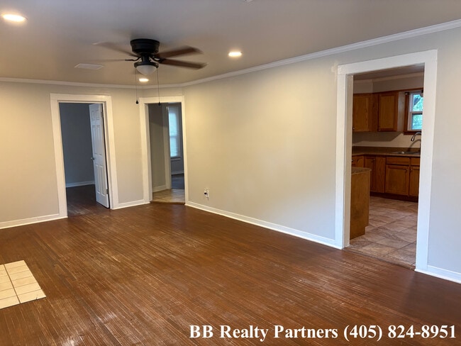 Building Photo - 1200 S Atlanta Pl