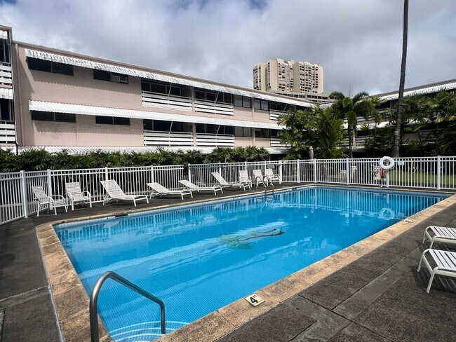 Building Photo - Charming & Breezy 1-Bedroom 1-Bath Hawaiiana Retreat