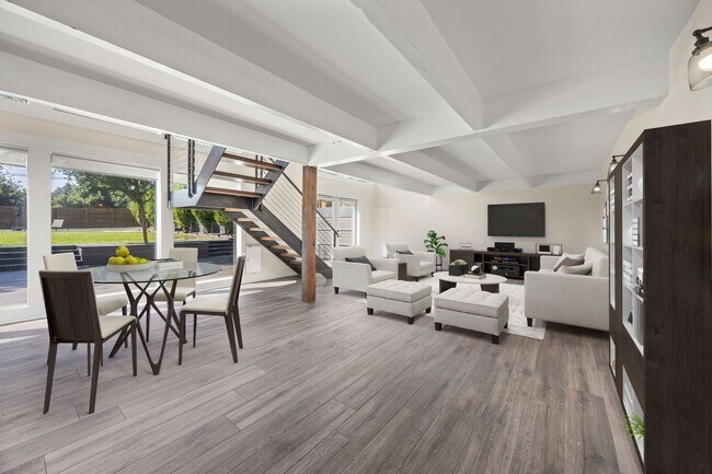 Building Photo - 5 bed 3.5 Bath Home in North Boulder W/Large Backyard, Swimming Pool & Jacuzzi!