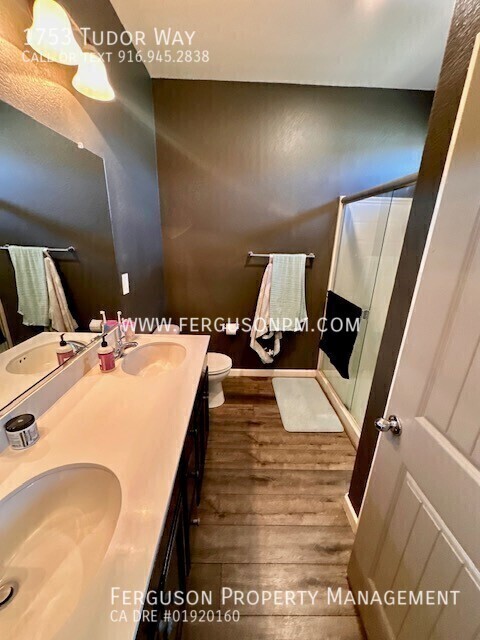 Building Photo - 1753 Tudor Wy