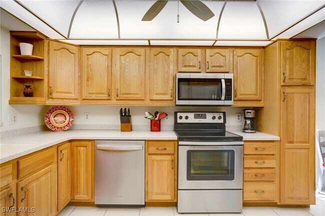 Building Photo - 15400 Cedarwood Ln