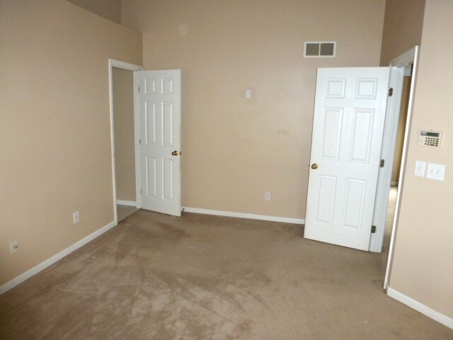 Building Photo - 1004 Wild Flower Ln