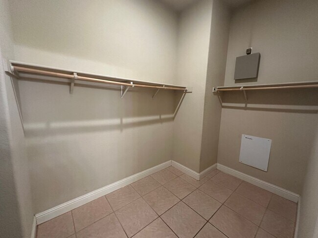 Building Photo - 4333 Reveil Ln