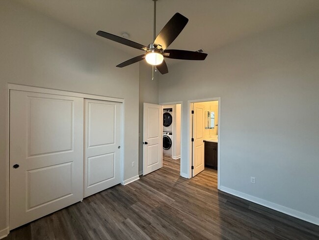 Building Photo - Great 2B/2.5BA Townhome in Oceanside!