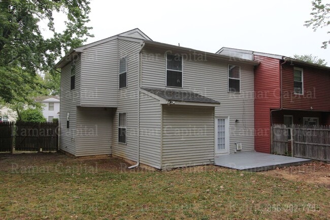 Building Photo - 3 Bedroom 1 Bath corner townhouse in Sickl...