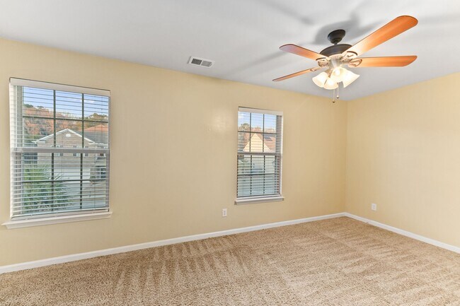 Building Photo - 3 BD 2.5 BA | Charming Home