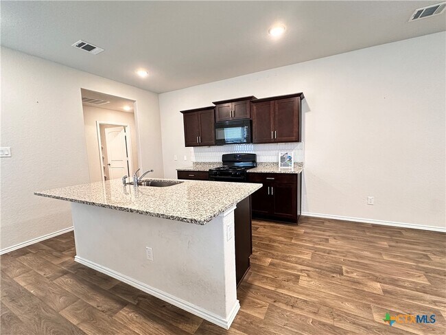 Building Photo - 101 Calgary Ln