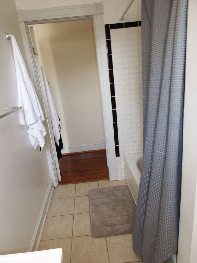 Building Photo - 3601 Keswick Rd