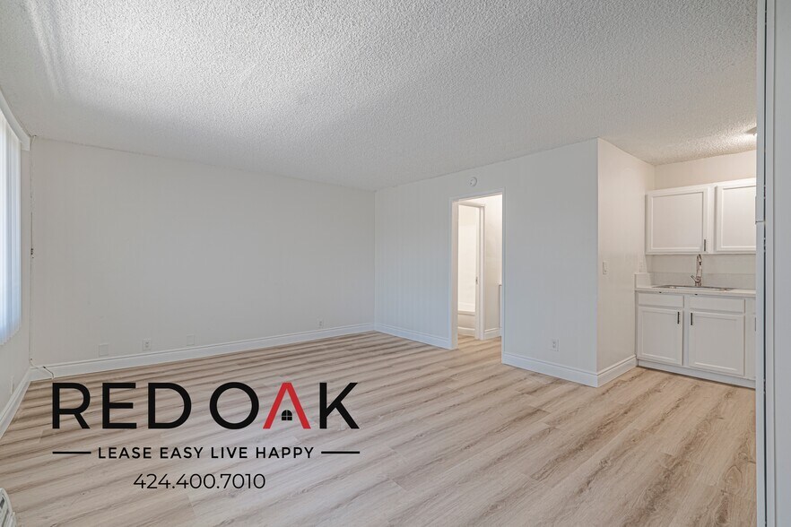 Building Photo - 7466 Rosemead Blvd