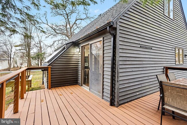 Building Photo - 85 Railroad Ave