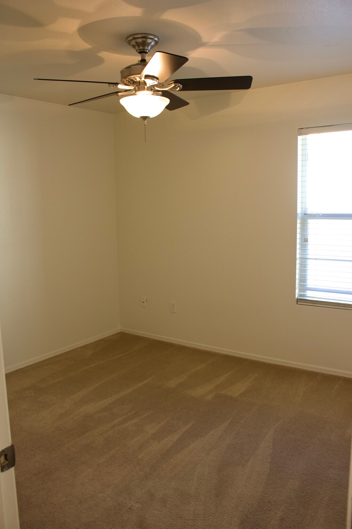 Building Photo - 2775 N Saramano Ln