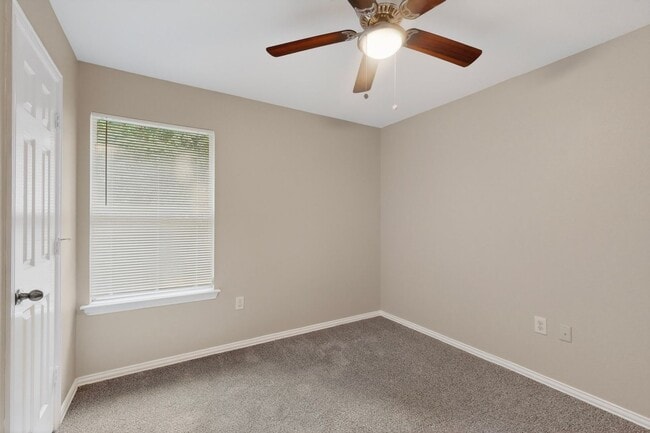 Building Photo - Charming 4-Bedroom Home on Quiet Cul-de-Sac | Move-In Ready | Deposit Alternative Available