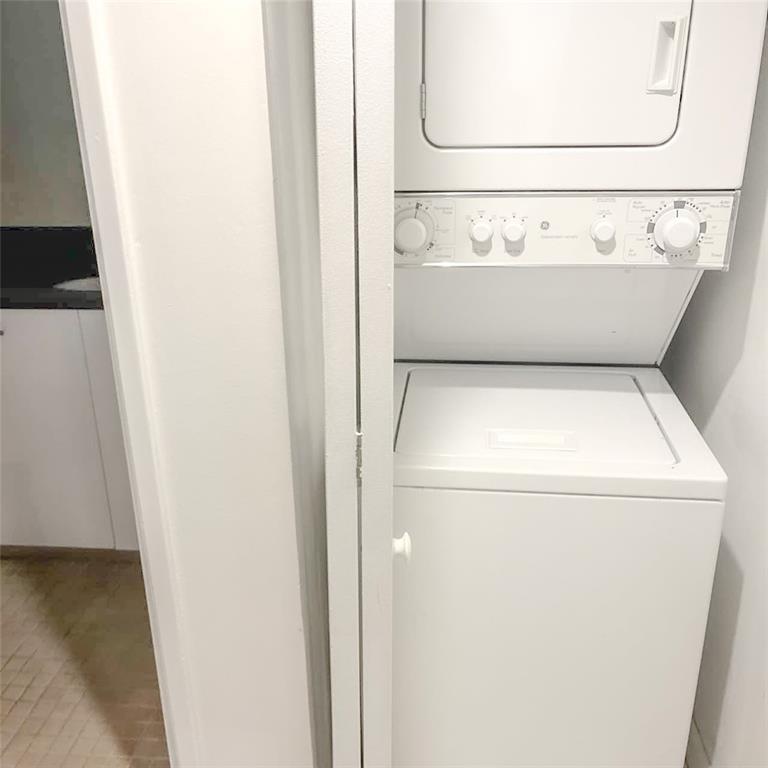 Building Photo - 6900 SW 39th St