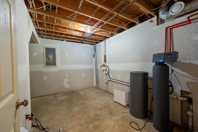 Building Photo - 214 Green Ave