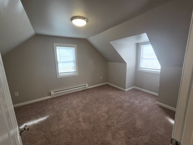 Building Photo - 1112 E 16th St