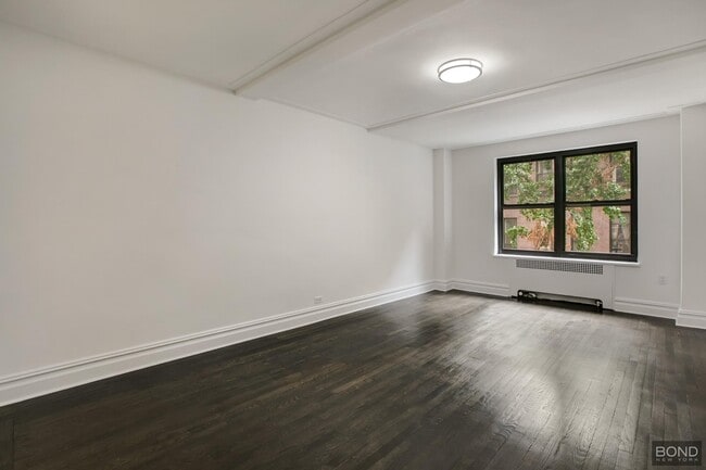 Building Photo - 137 E 38th St