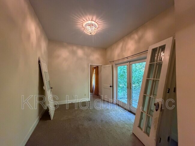 Building Photo - 125 S Willard Ave