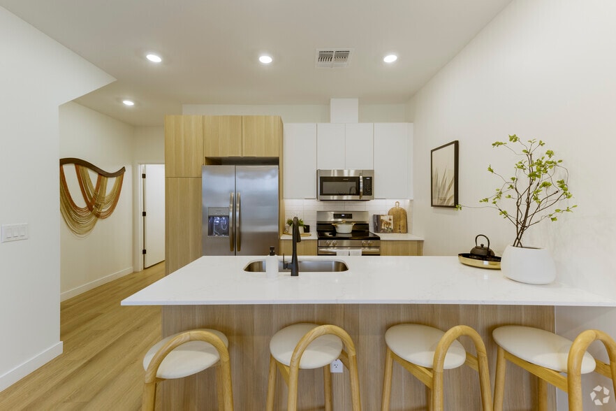 2BA, 2.5BR - 1,264SF - Kitchen - Sonoran Row