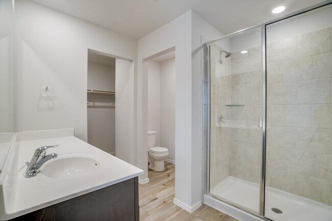 Building Photo - 521 Anconia Ct
