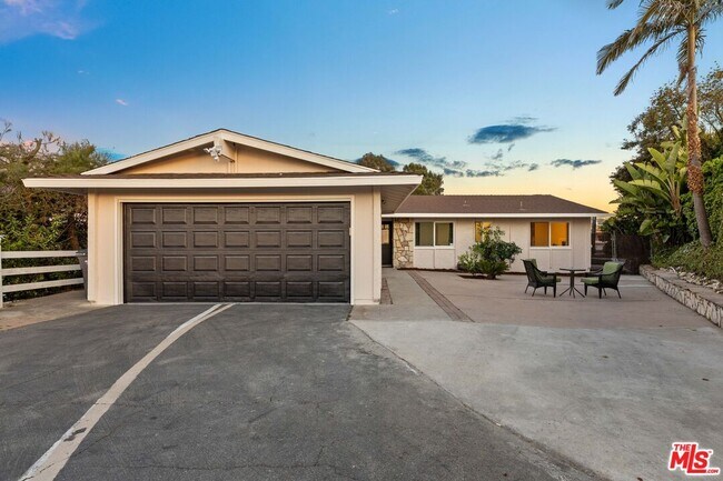 Primary Photo - 6111 Monero Dr