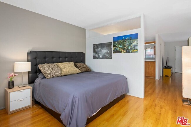 Building Photo - 1400 Hayworth Ave