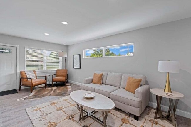 Building Photo - 2312 Spanish Trail