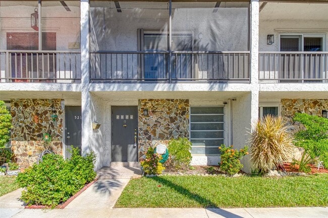 Building Photo - 5209 SW 40th Ave