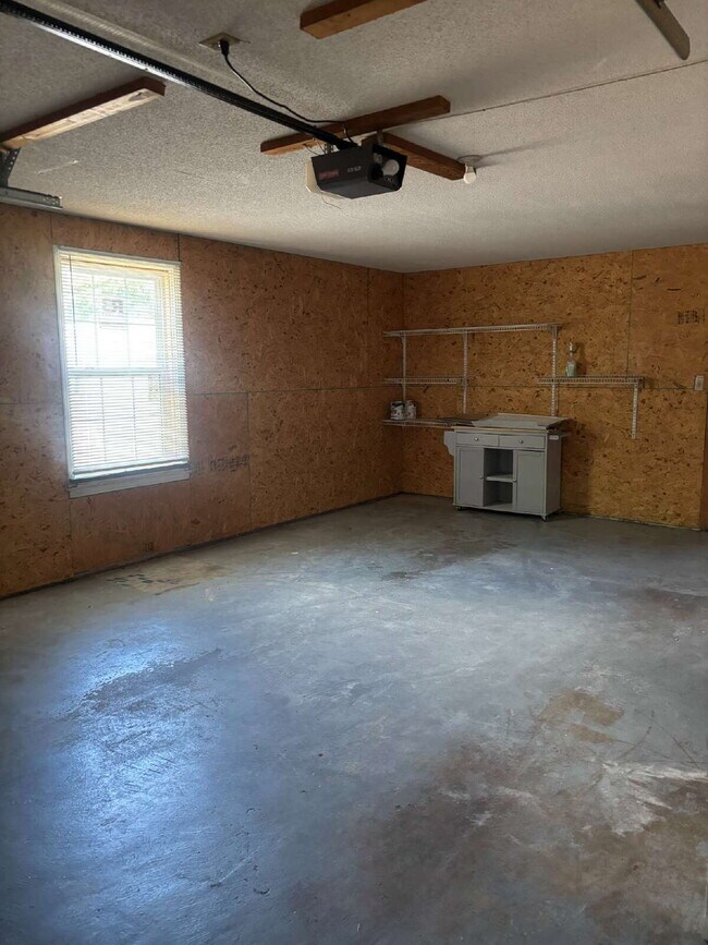 Building Photo - 307 Buckingham Pl