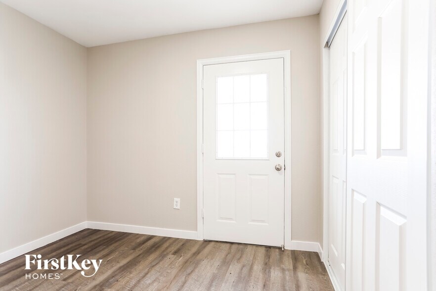 Building Photo - 5569 Jebel Ct