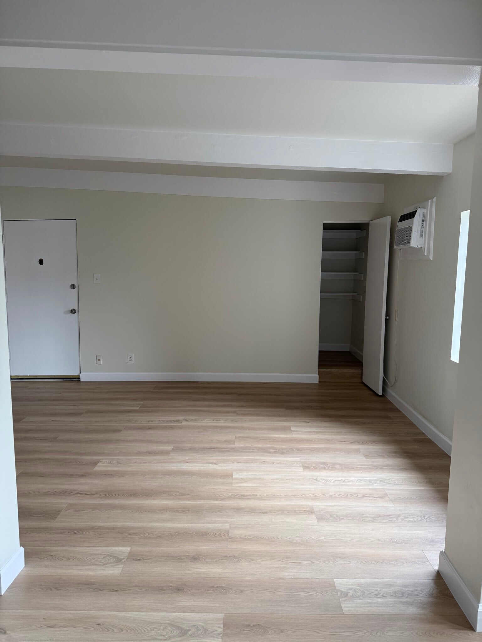 Building Photo - 1929 N Commonwealth Ave