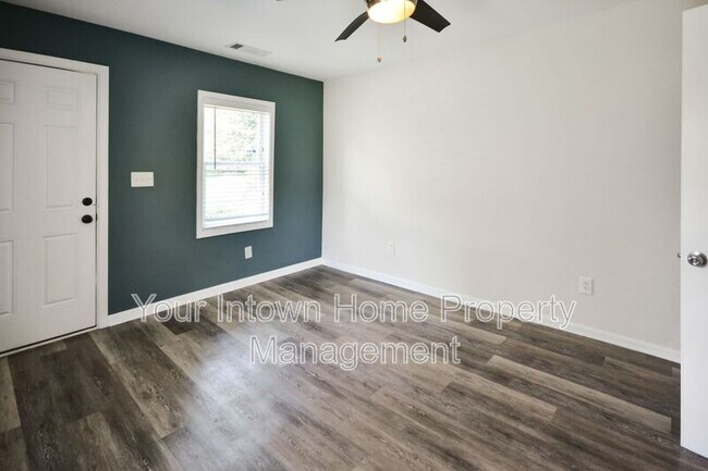 Building Photo - 959 Dill Ave SW