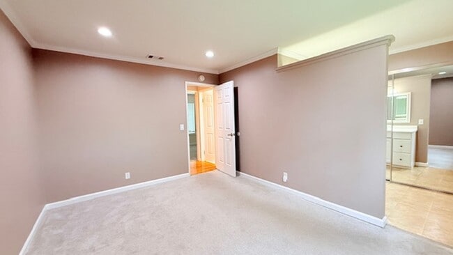 Building Photo - Charming 3BD/2BA, Single-Story, Ranch-Style Home in Broadmoor Area of San Ramon- Available NOW!