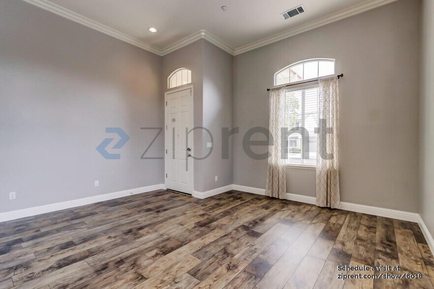 Building Photo - 665 Ray St