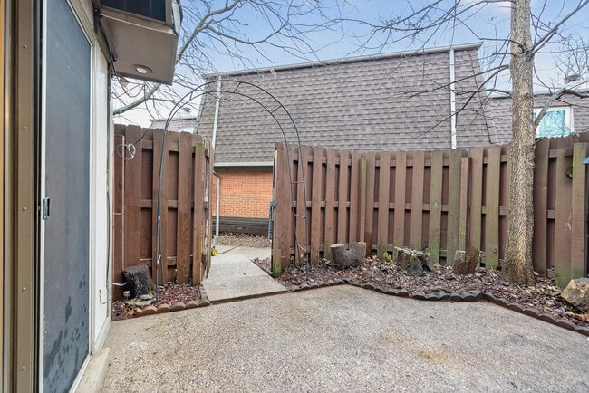 Building Photo - 433 Darby Creek Rd