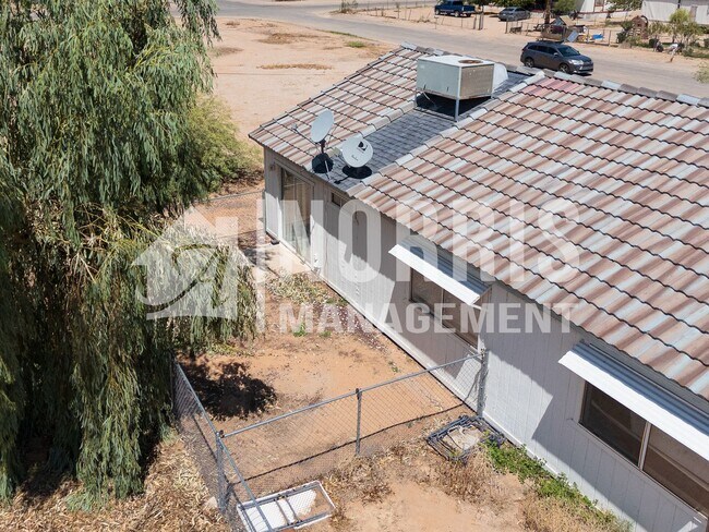 Building Photo - 26405 W Sherbundy Dr
