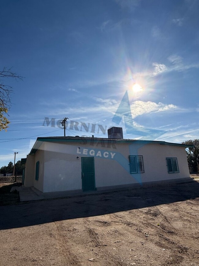 Building Photo - Charming Updated Home w/ Enclosed Yard & Storage