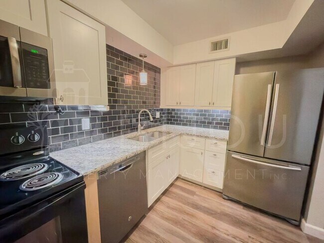 Building Photo - 2902 Airport Rd