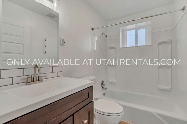 Building Photo - 680 N 400 W