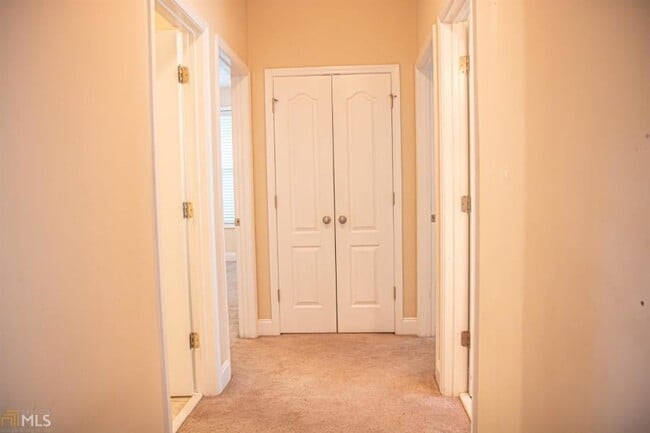 Building Photo - 168 Hamlin Rd