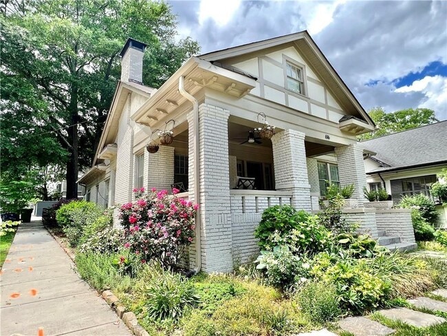 Building Photo - 616 Seminole Ave NE