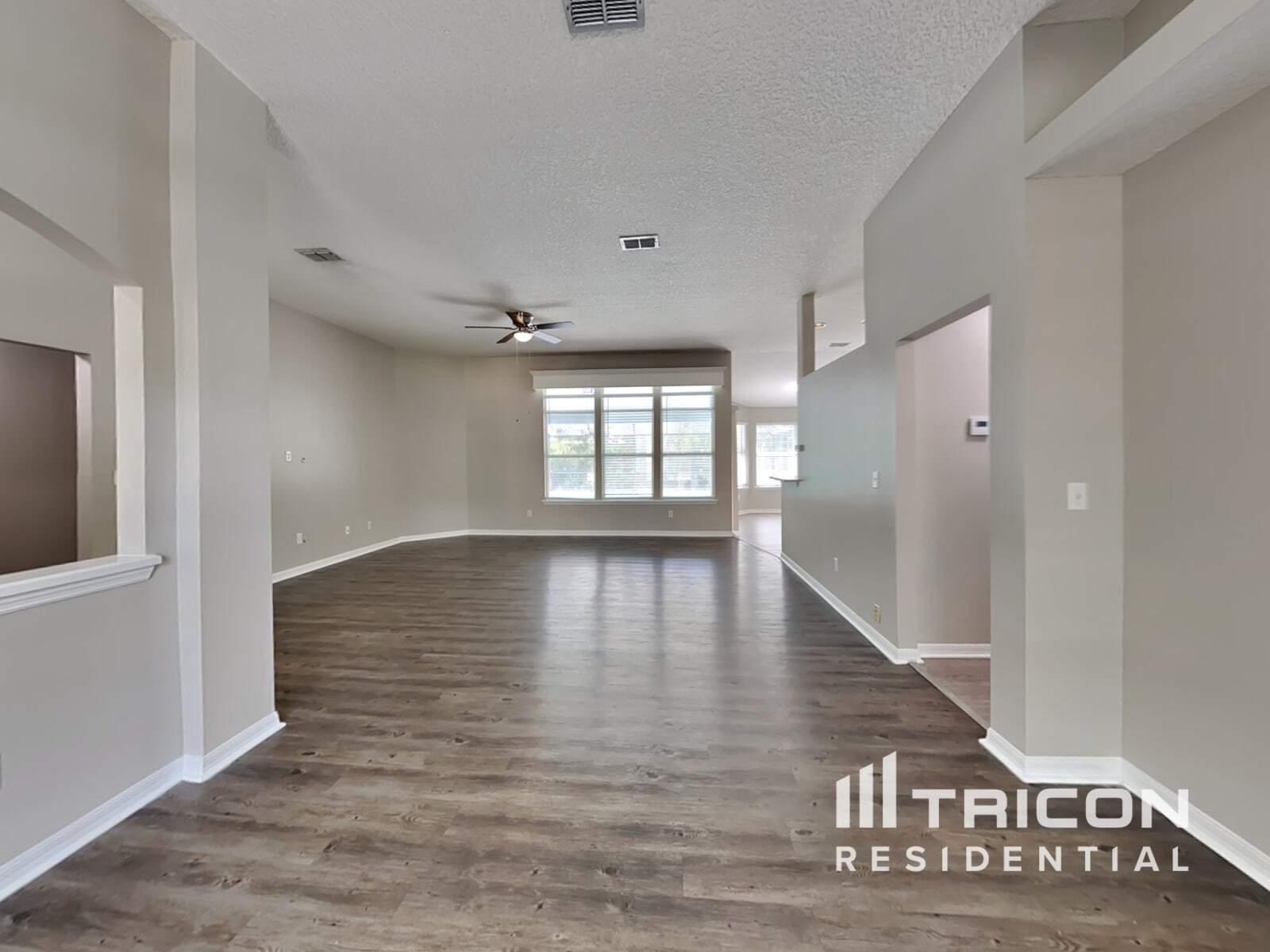 Building Photo - 1624 River Breeze Dr